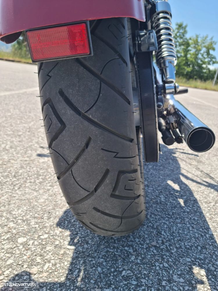Harley-Davidson Sportster 1200 Custom - 4