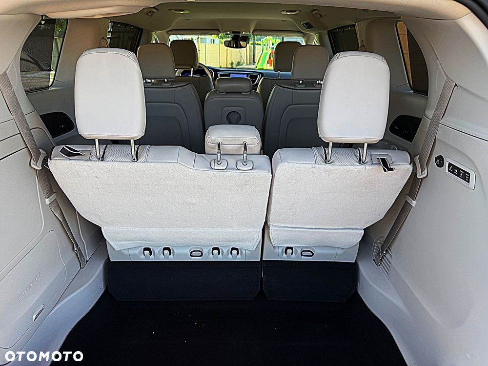 Chrysler Pacifica - 25