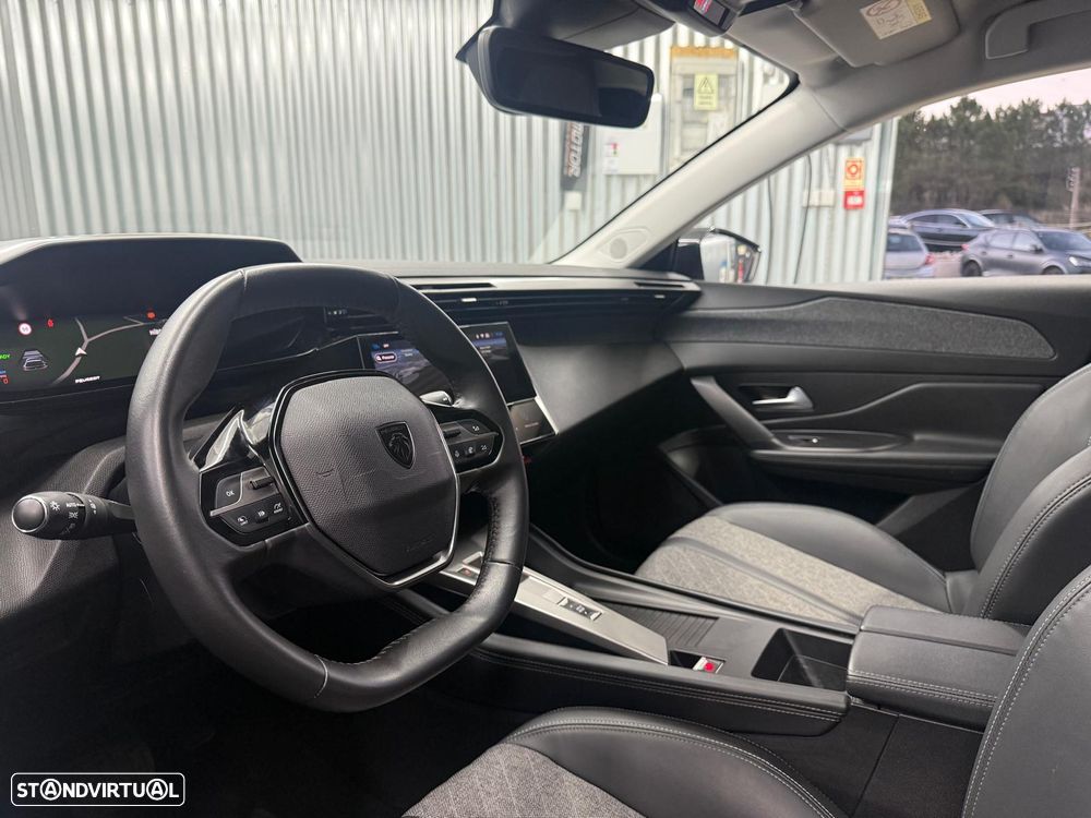 Peugeot 408 1.6 Hybrid Allure Pack e-EAT8 - 22