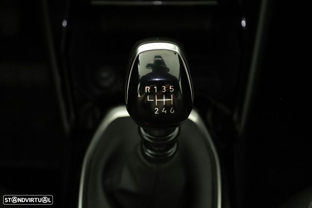 Peugeot 2008 1.2 PureTech Allure - 15