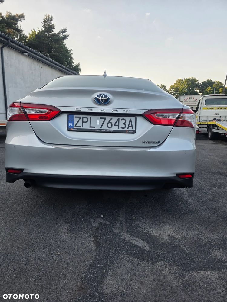 Toyota Camry - 8