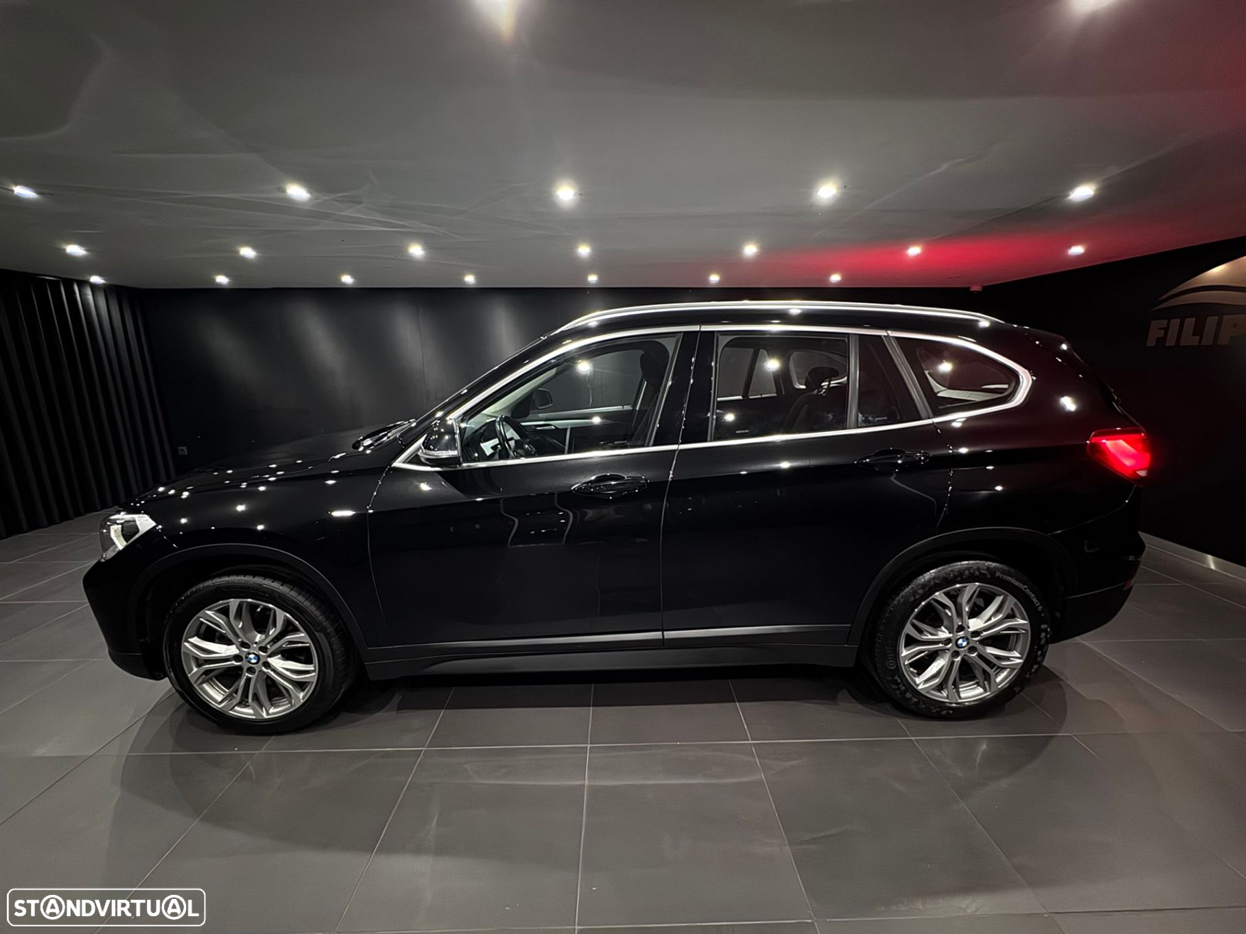 BMW X1 18 d sDrive Auto Line Sport - 4