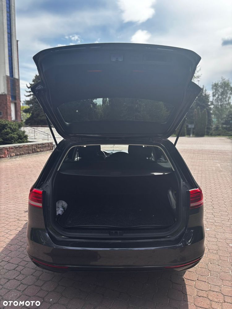 Volkswagen Passat - 8