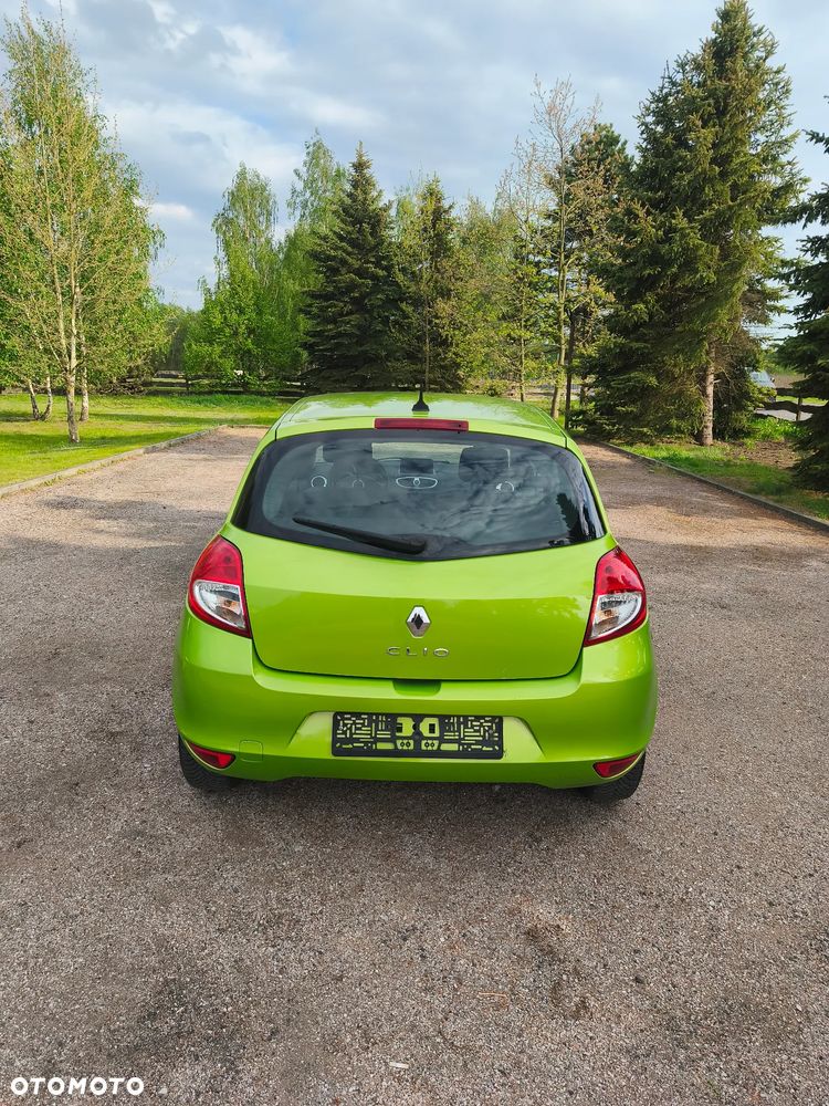 Renault Clio 1.2 16V 75 TomTom Edition - 6