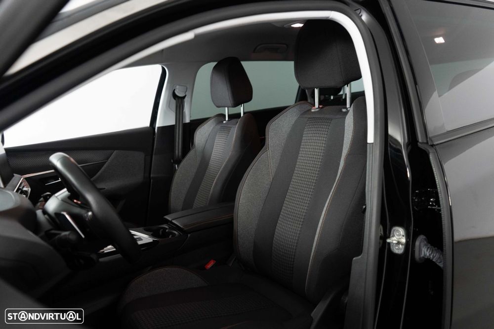 Peugeot 5008 1.2 PureTech Allure EAT6 - 19