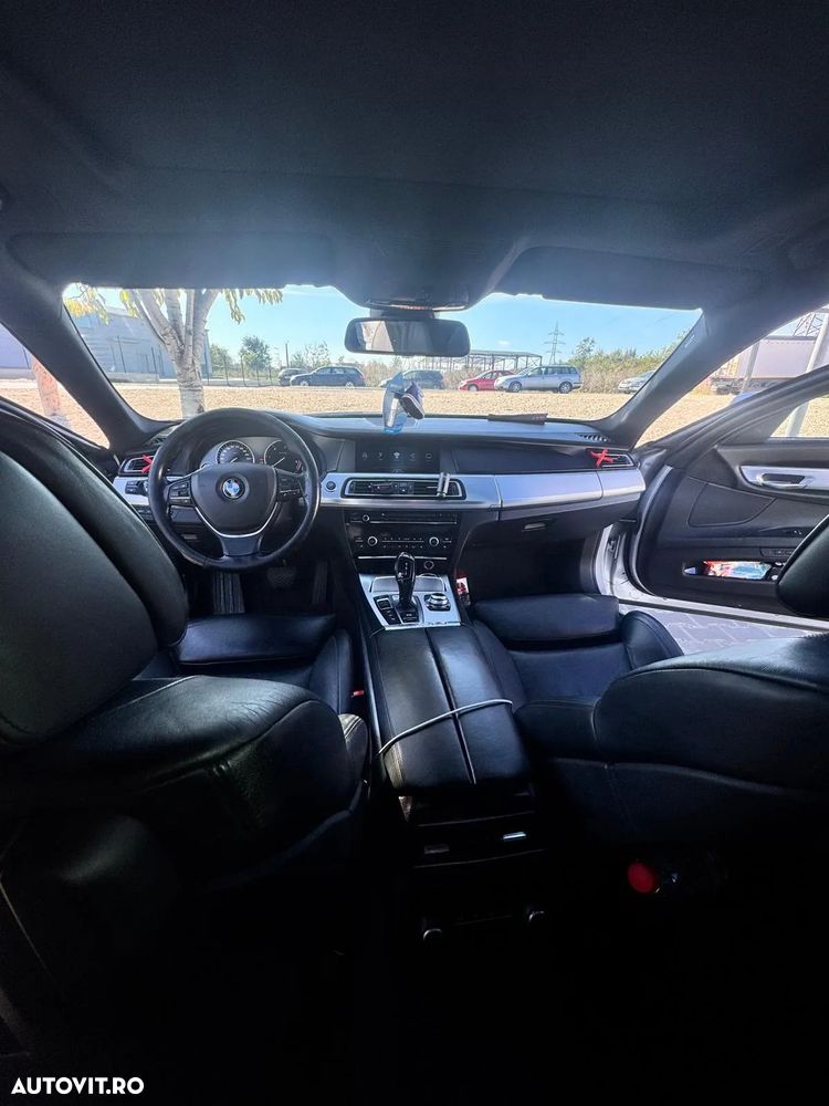 BMW Seria 7 740d xDrive Aut. - 13