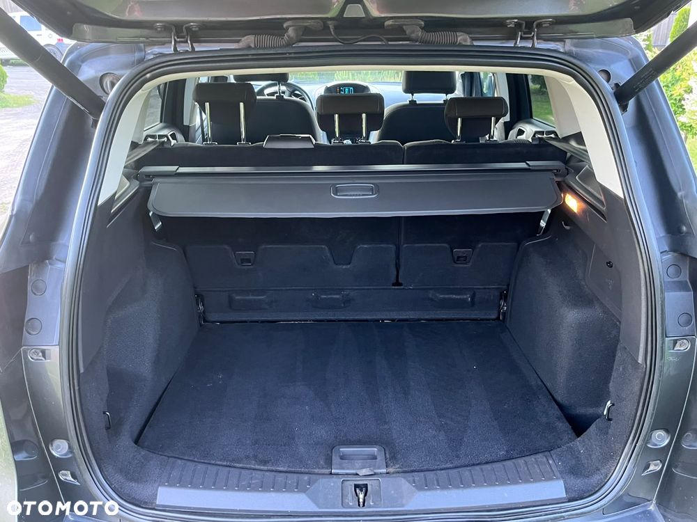 Ford Kuga - 4