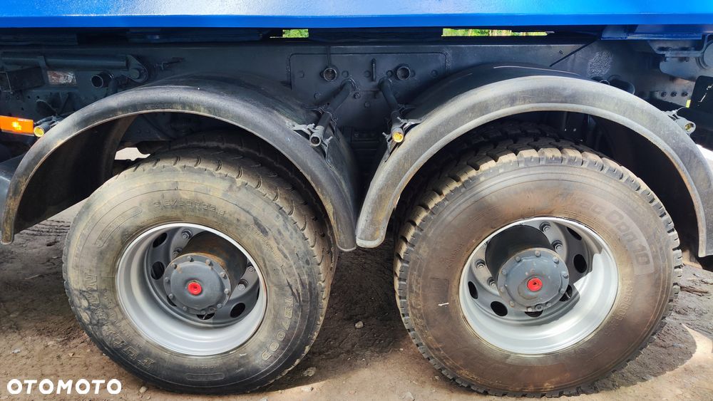 Mercedes-Benz Actros - 11