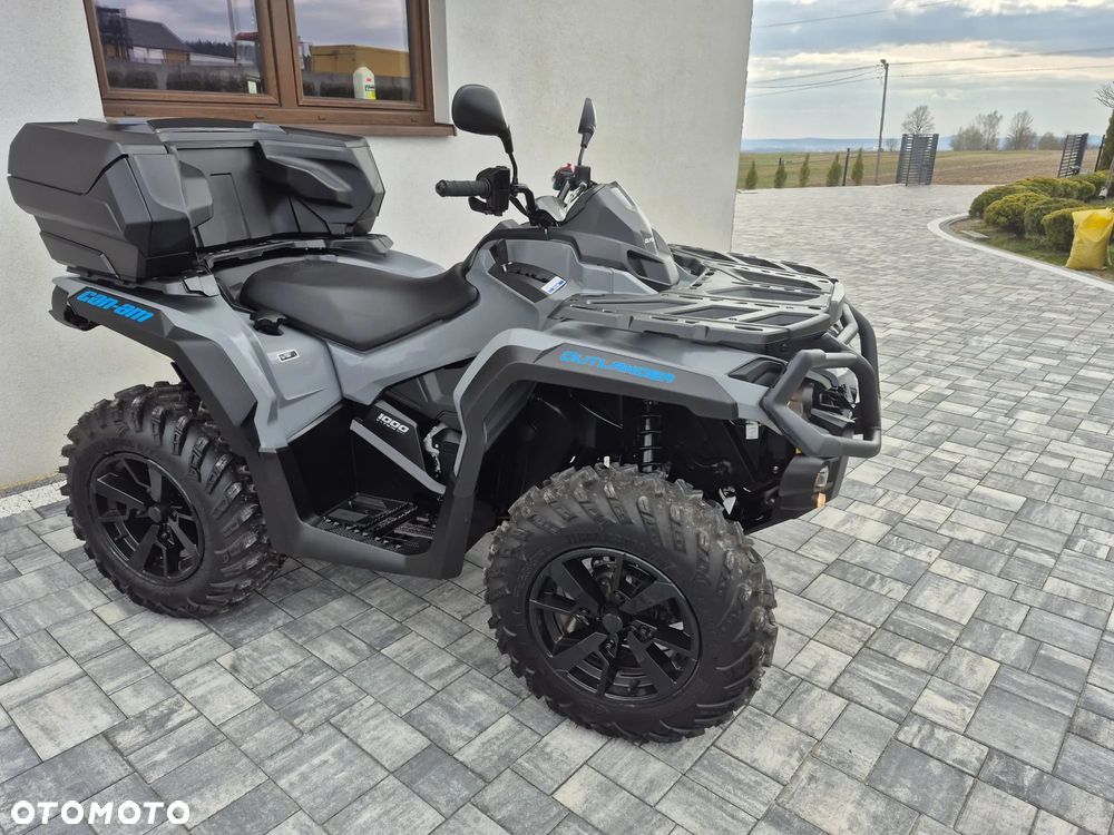 Can-Am Outlander - 2