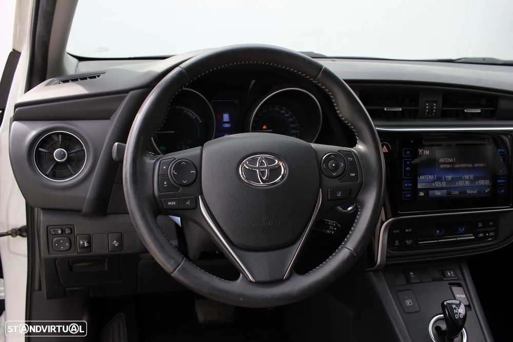 Toyota Auris Touring Sports 1.8 HSD Comfort +P.Techno+P.Sport - 23