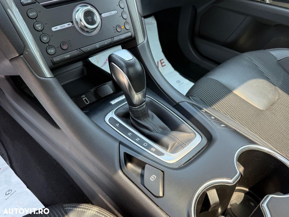 Ford Mondeo - 32