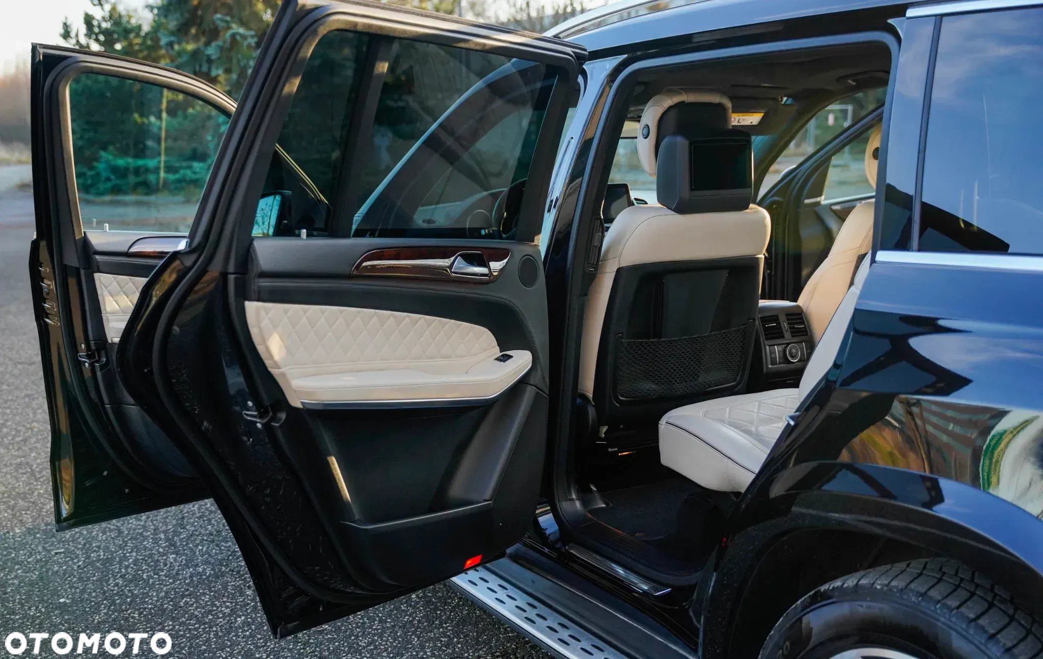 Mercedes-Benz GLS - 11