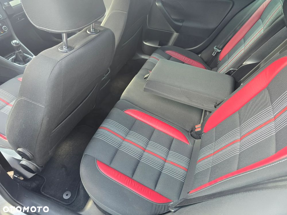Volkswagen Golf 1.6 TDI DPF MATCH - 7