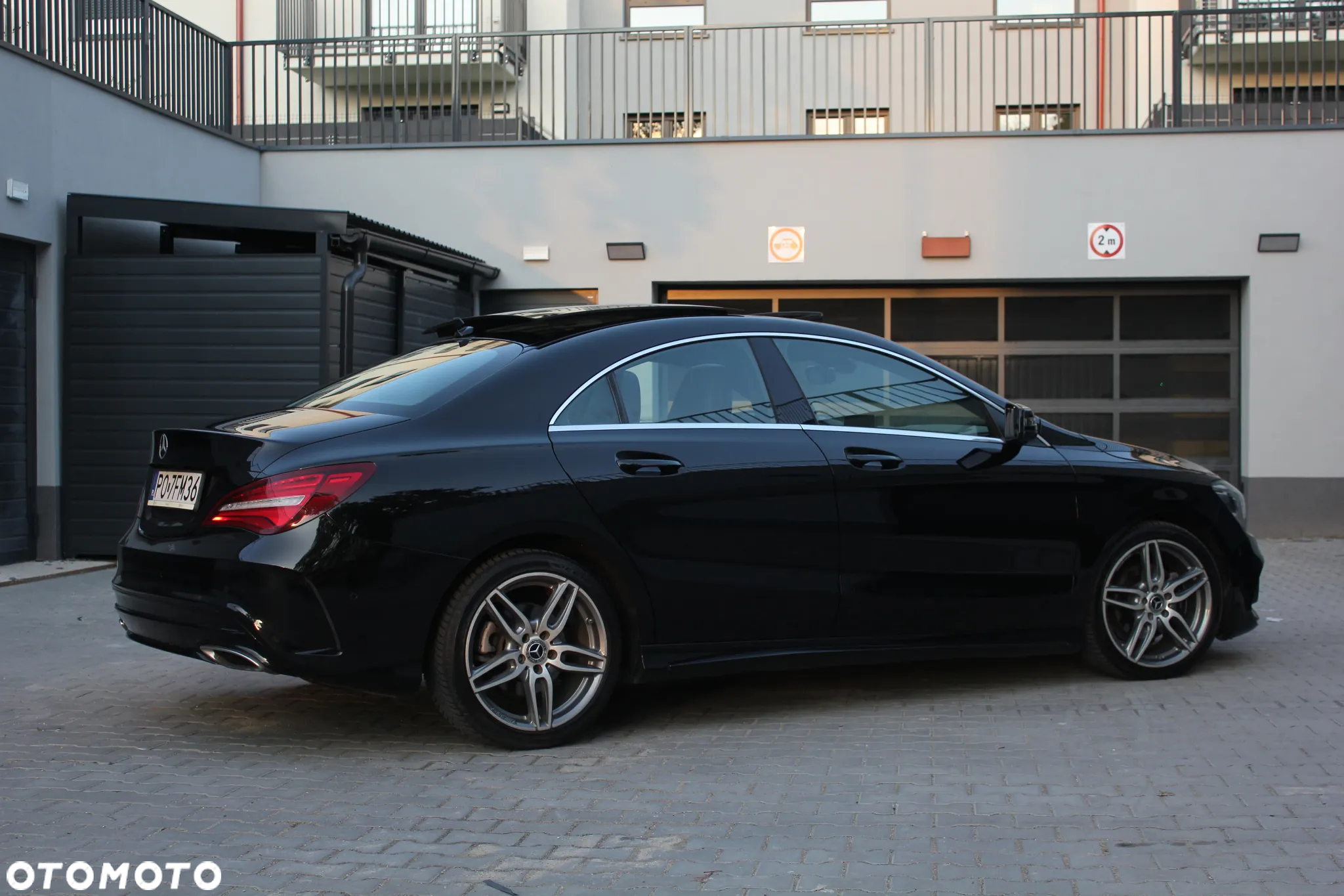 Mercedes-Benz CLA 200 7G-DCT AMG Line - 35