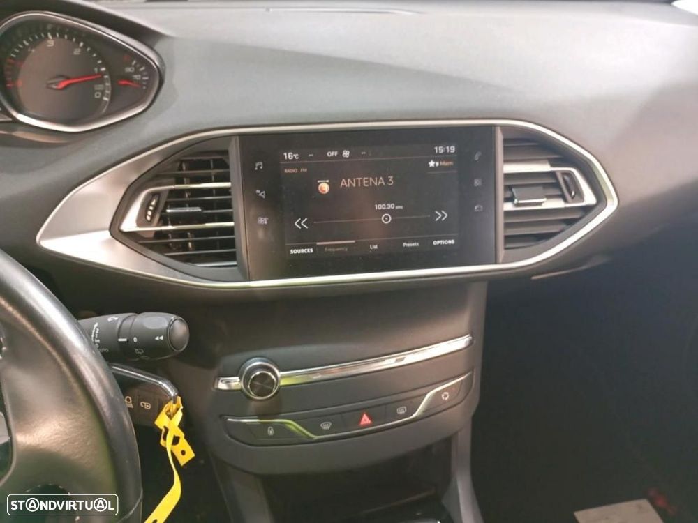 Peugeot 308 1.5 BlueHDi Business Line - 3