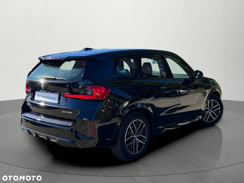 BMW iX1 xDrive30 66.5kWh M Sport - 4