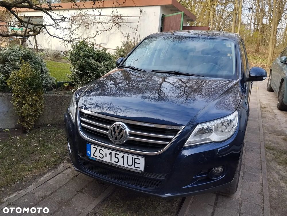Volkswagen Tiguan - 1