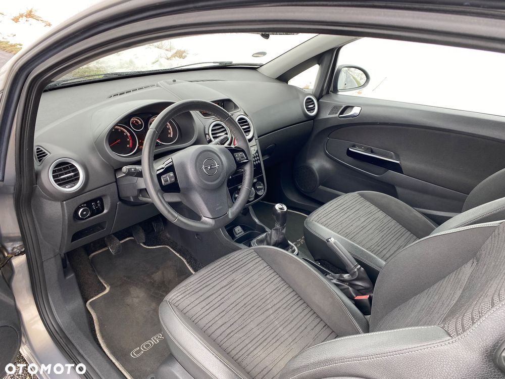 Opel Corsa 1.4 16V Energy - 10