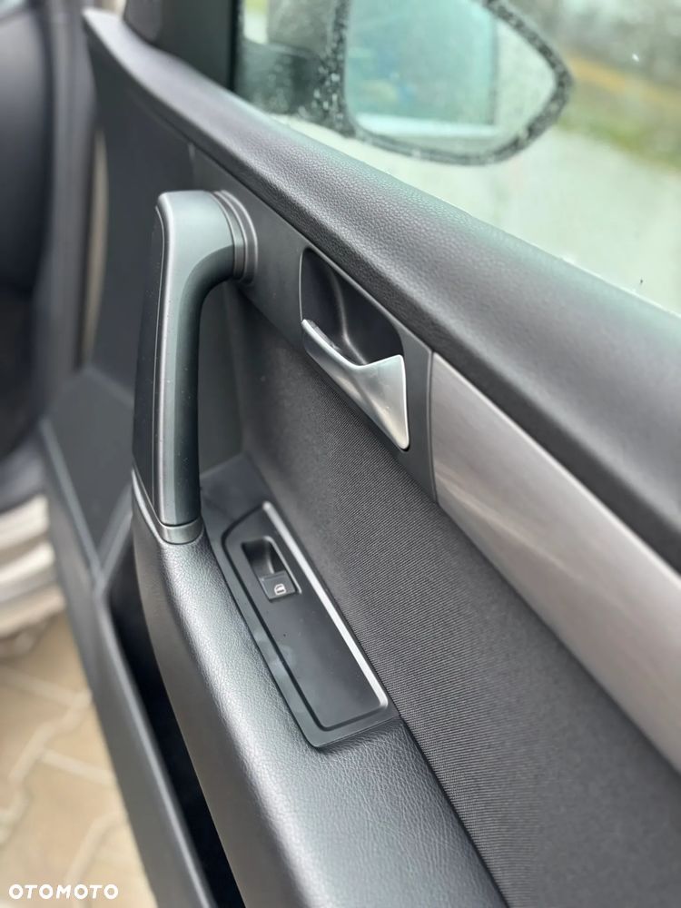 Volkswagen Passat - 34