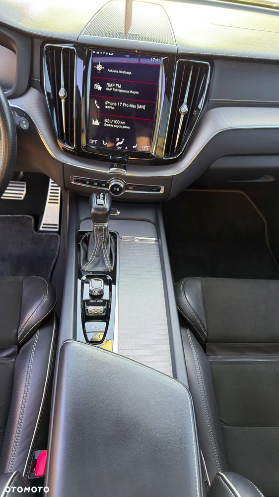 Volvo XC 60 D5 AWD Geartronic RDesign - 26