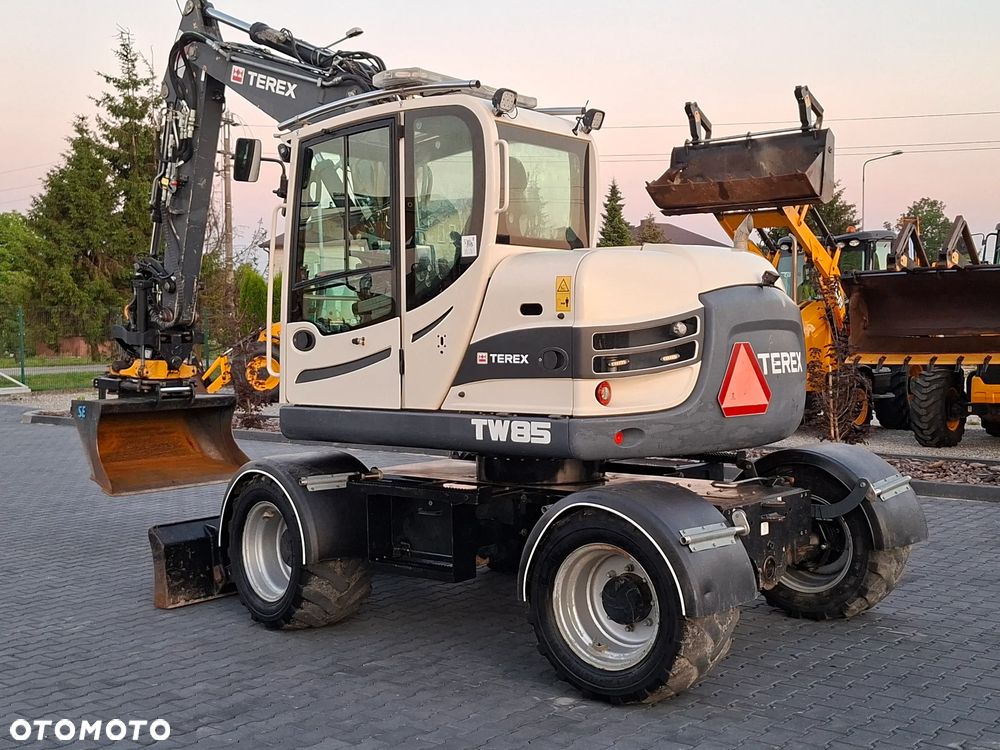 Terex SCHAEFF TW85 ROTOTILT ze szczypcami - 4