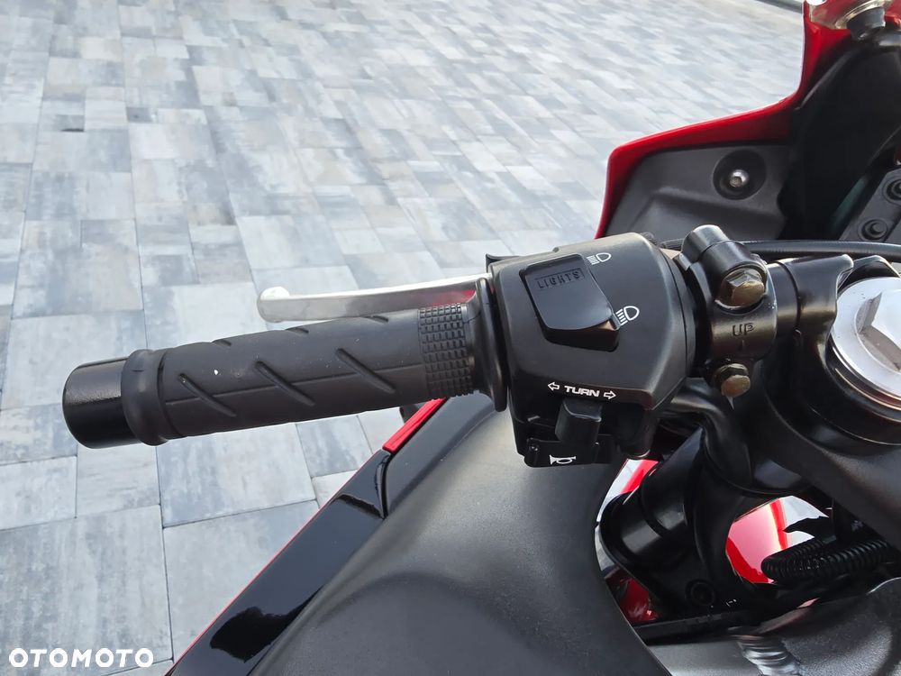 Honda CBR - 27