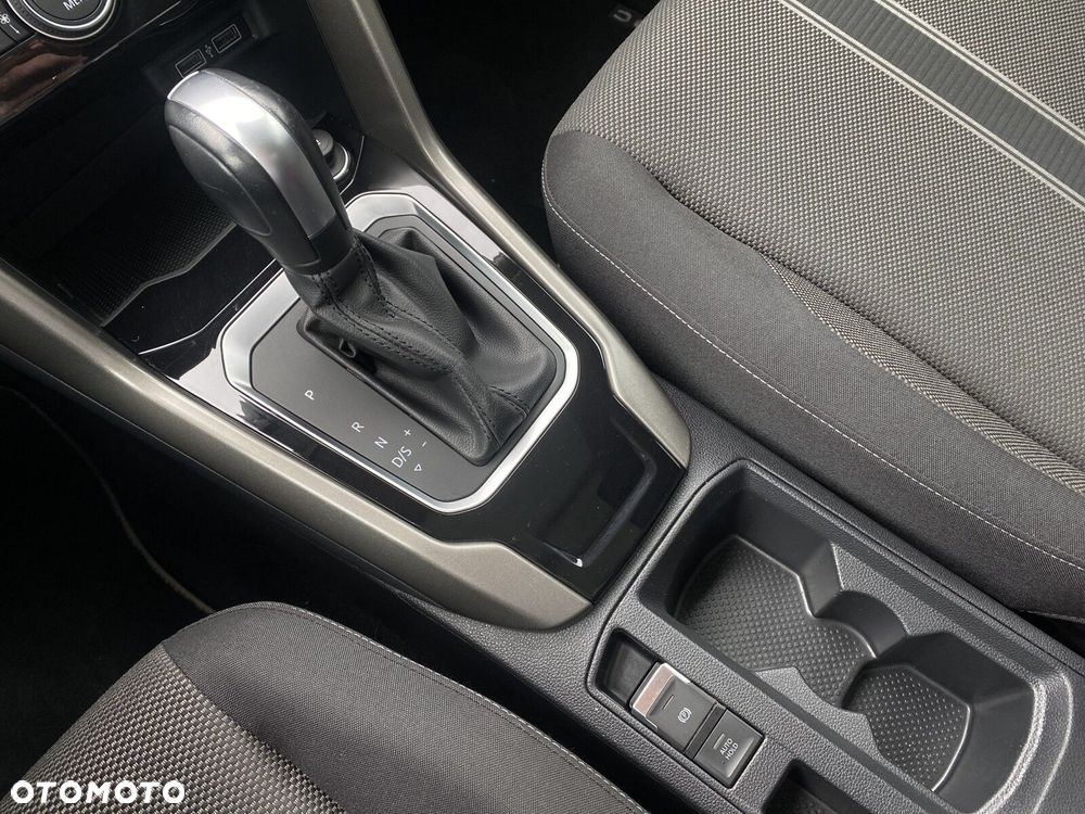 Volkswagen T-Roc - 17