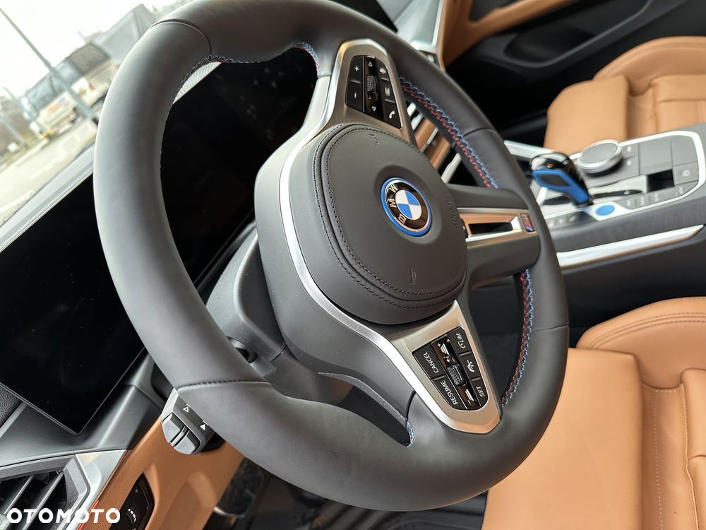 BMW i4 - 13