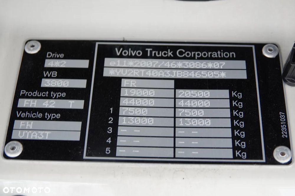 Volvo FH 500 / NISKA KABINA / PO ZŁOTYM KONTRAKCIE SERWISOWYM / OPONY 100% - 36