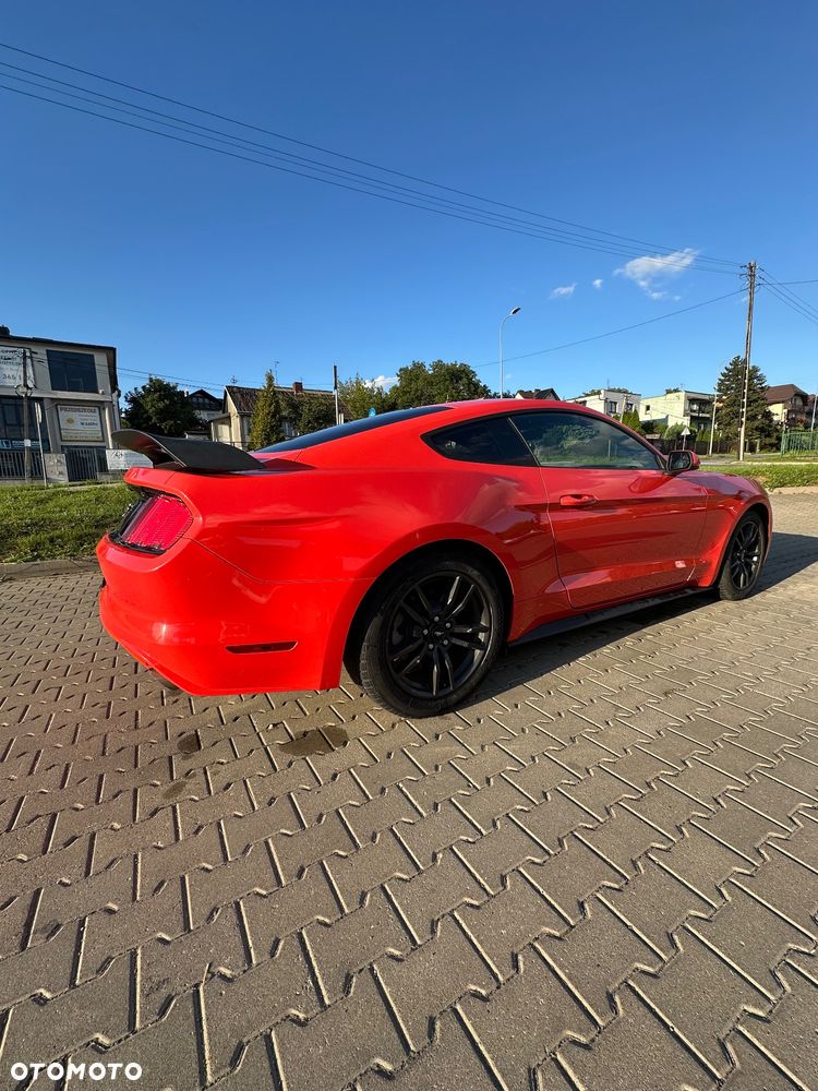 Ford Mustang - 5