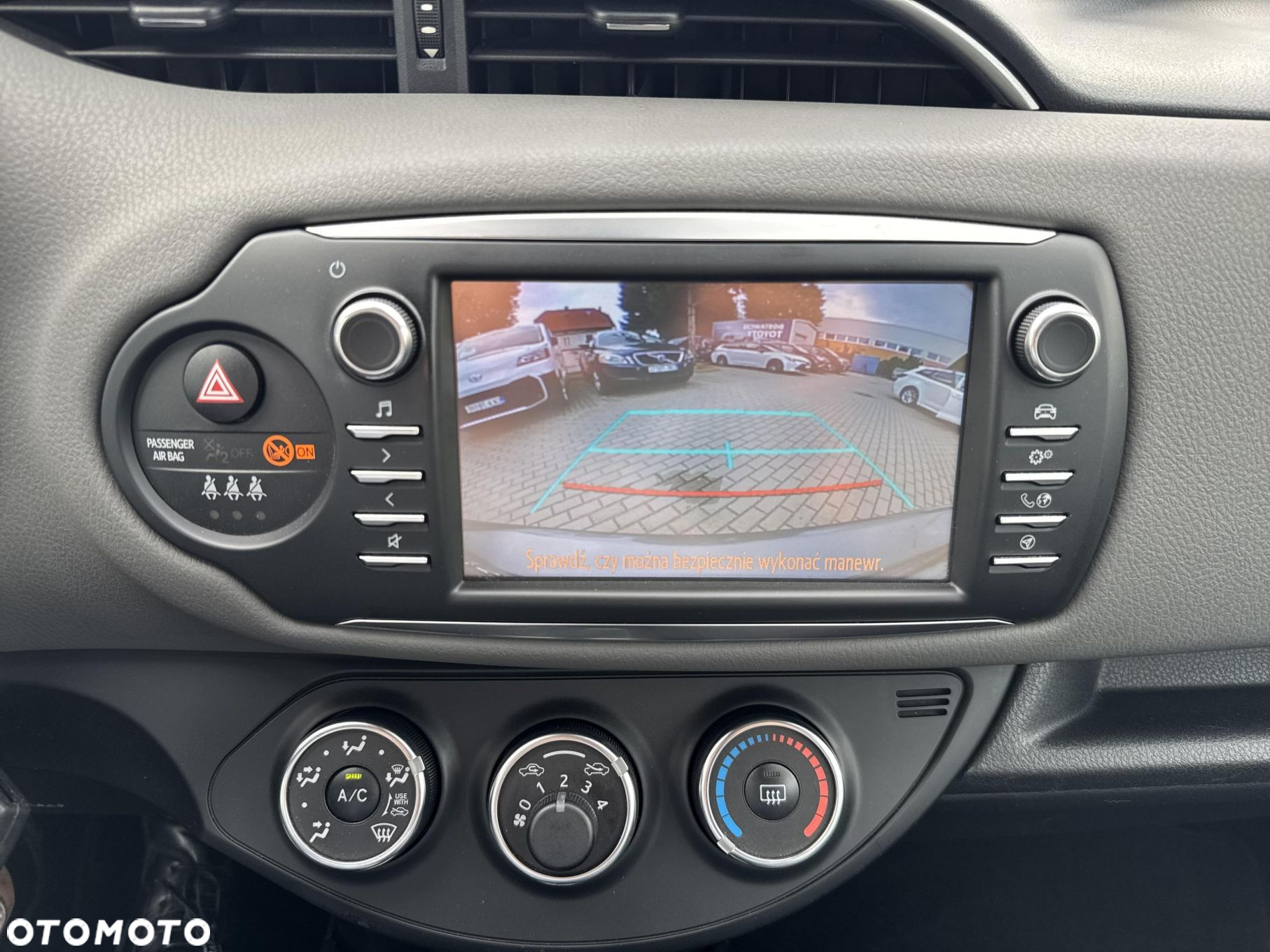 Toyota Yaris - 17