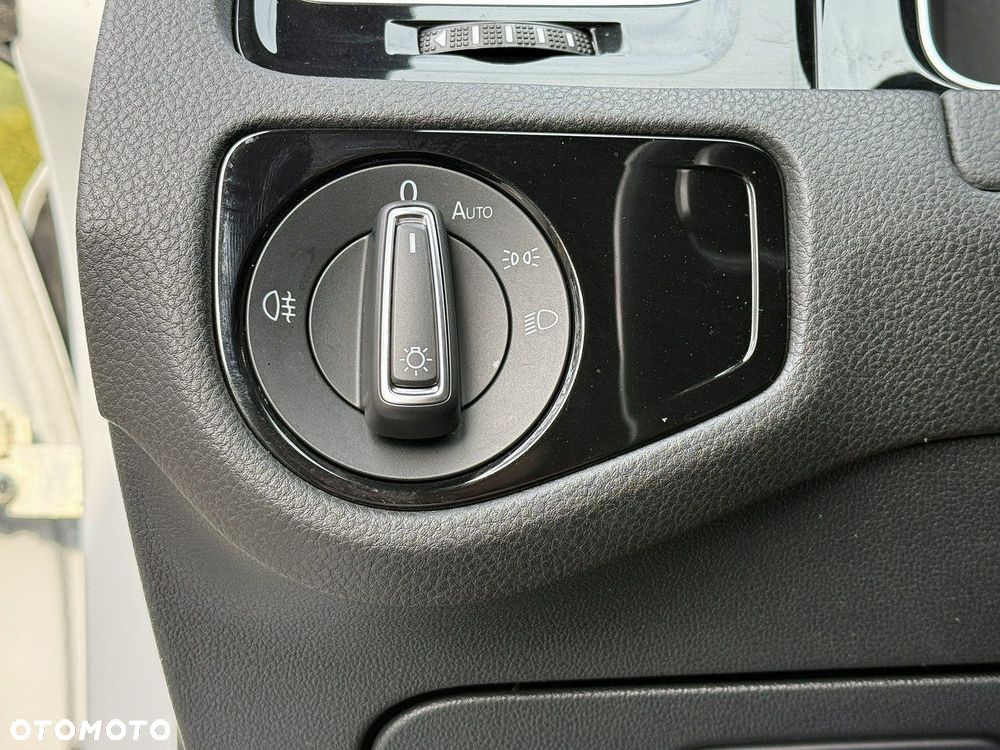 Volkswagen Golf 1.5 TSI EVO R-Line - 20