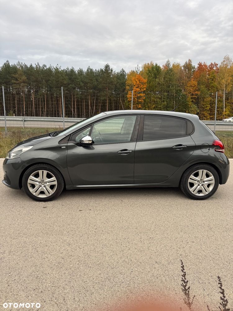 Peugeot 208 2017 photo 4