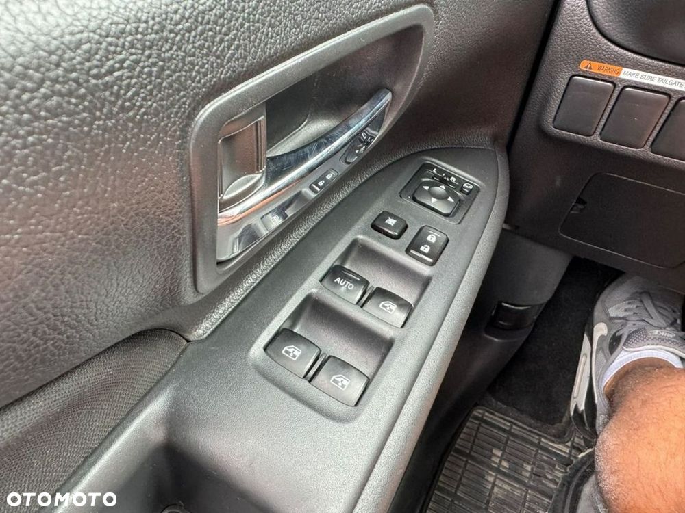 Mitsubishi Outlander - 13