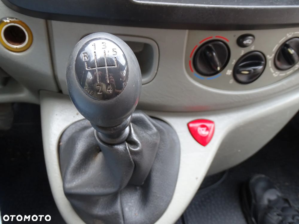 Renault Trafic 1,9 DCI -90 KONI , skrzynia ładunkowa , 3 miejsca , cały oryginał. - 13
