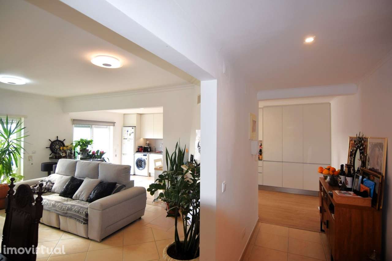 Apartamento T1 Renovado na Ericeira com Garagem e Varanda - Grande imagem: 2/18