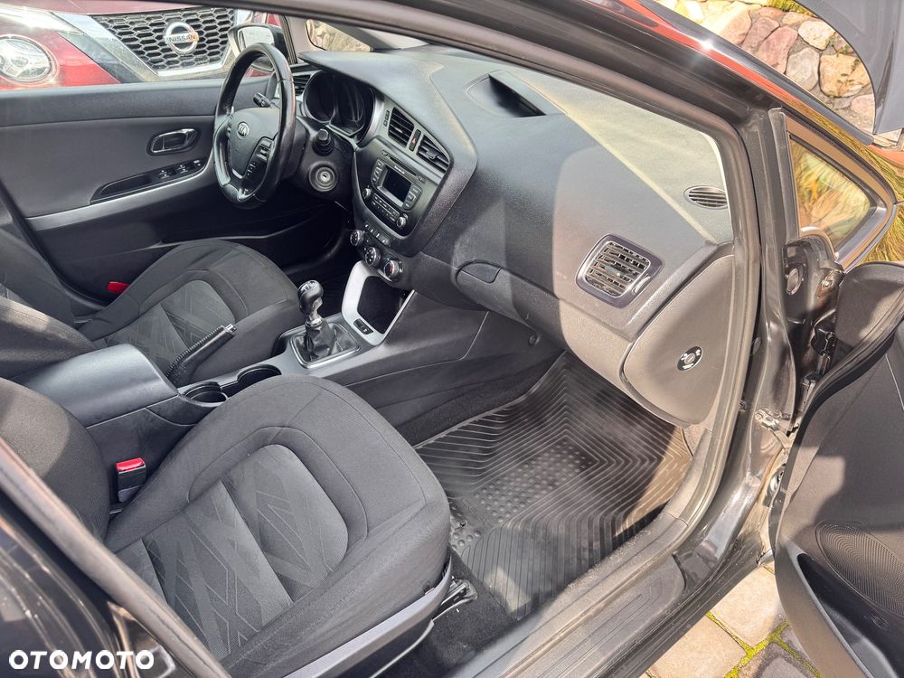Kia Ceed 1.6 GDI Fifa World Cup Edition - 16