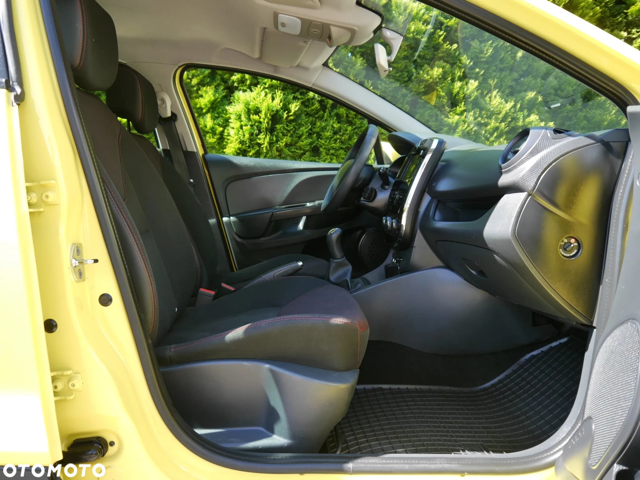 Renault Clio 1.2 16V 75 LIMITED - 23