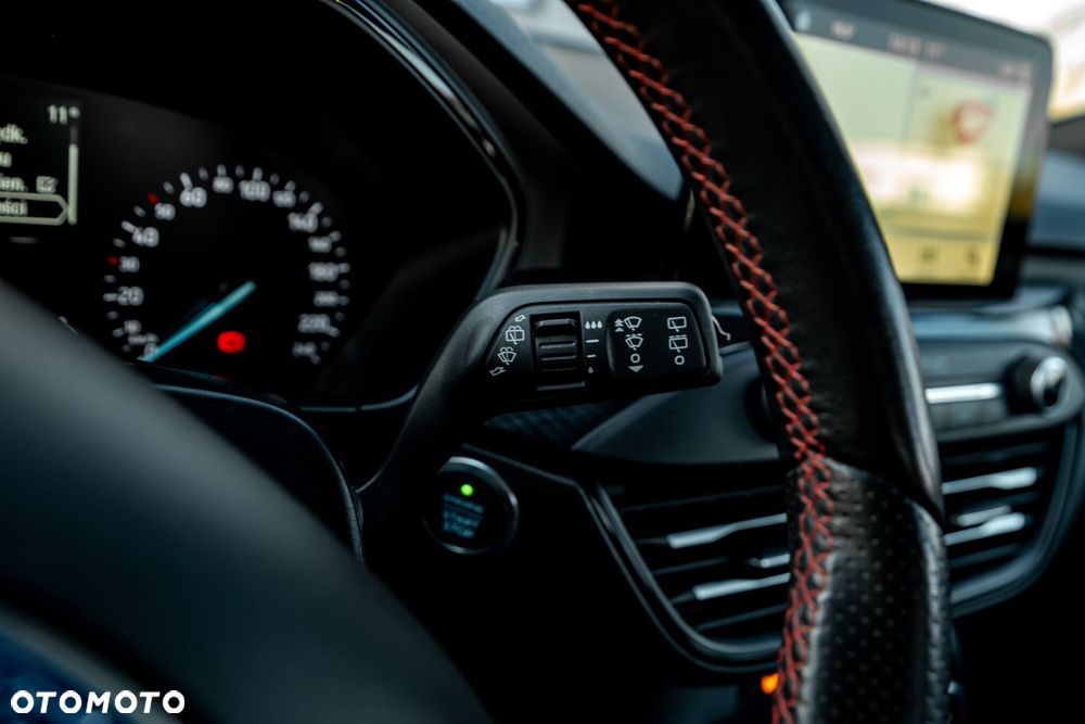 Ford Focus 1.0 EcoBoost Start-Stopp-System ST-LINE - 34