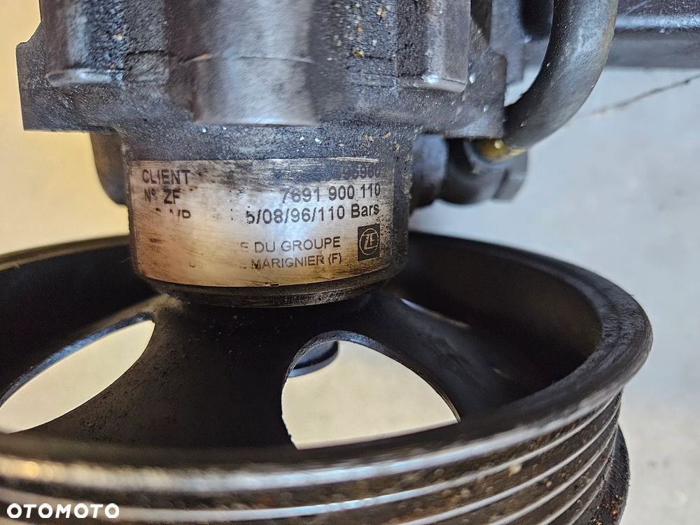 Opel Vectra B 1.6 16v  pompa wspomagania kierownicy - 3