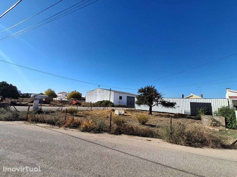 Vende-se terreno - Grande imagem: 5/7