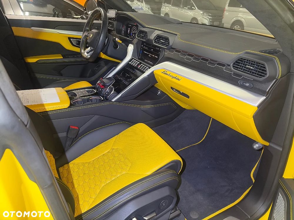 Lamborghini Urus - 10