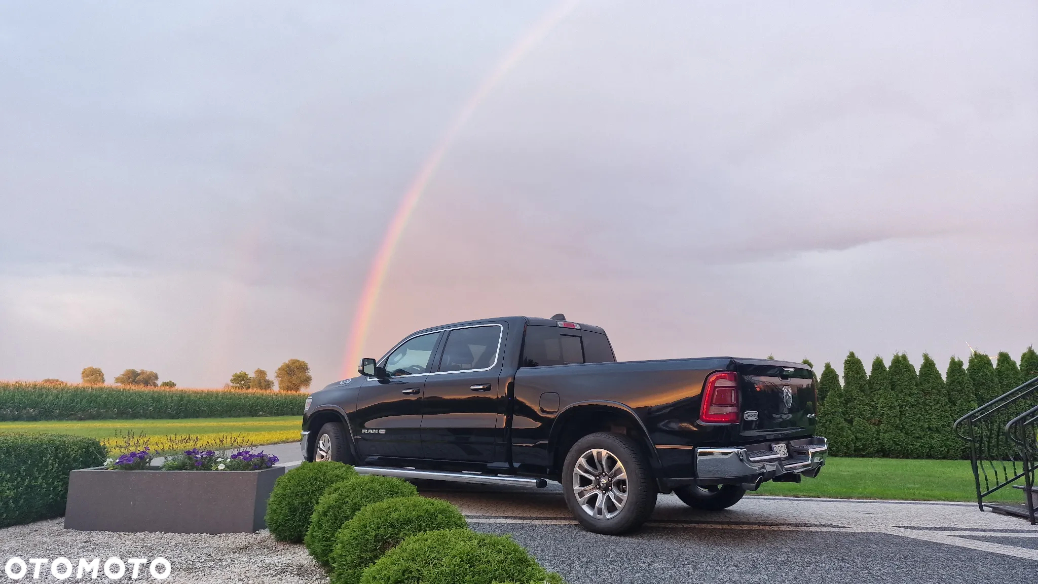 RAM 1500 5.7 Crew Cab Longbed Longhorn Chrome - 38