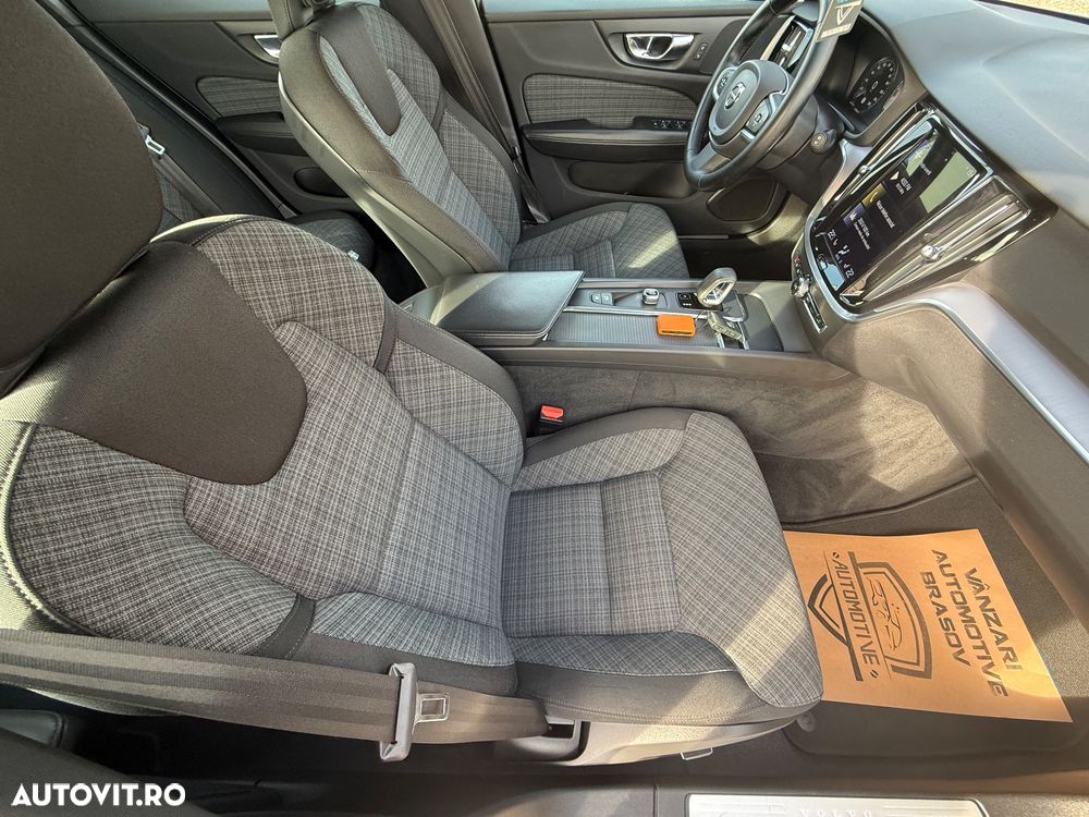 Volvo V60 B3 B DKG Momentum Pro - 25