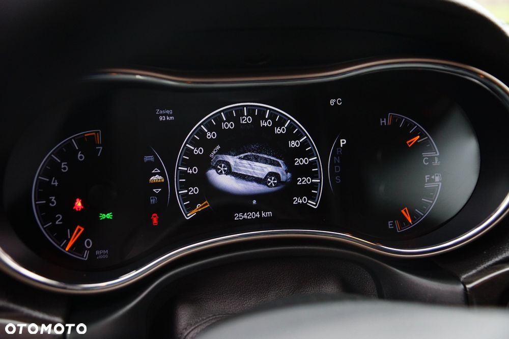 Jeep Grand Cherokee - 20