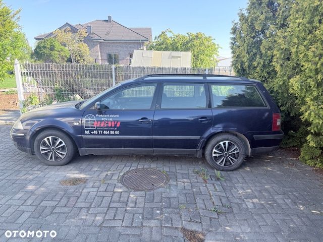 Volkswagen Passat - 1