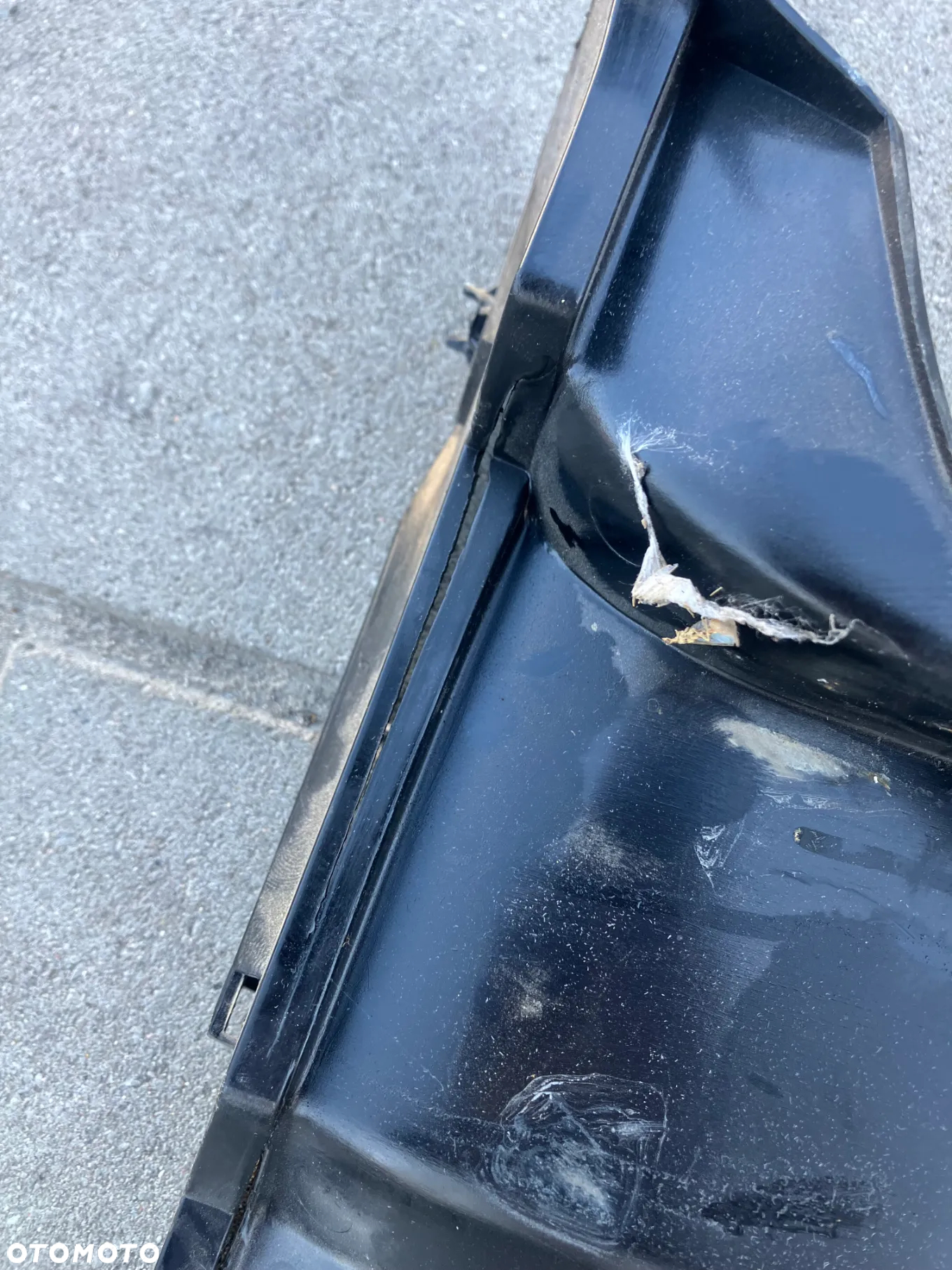 OSŁONA PASA TYŁ BMW E34 SEDAN WNĘKA BAGAŻNIKA PLASTIK 8126559 MASKOWNICA ZAMKA KLAPY - 3