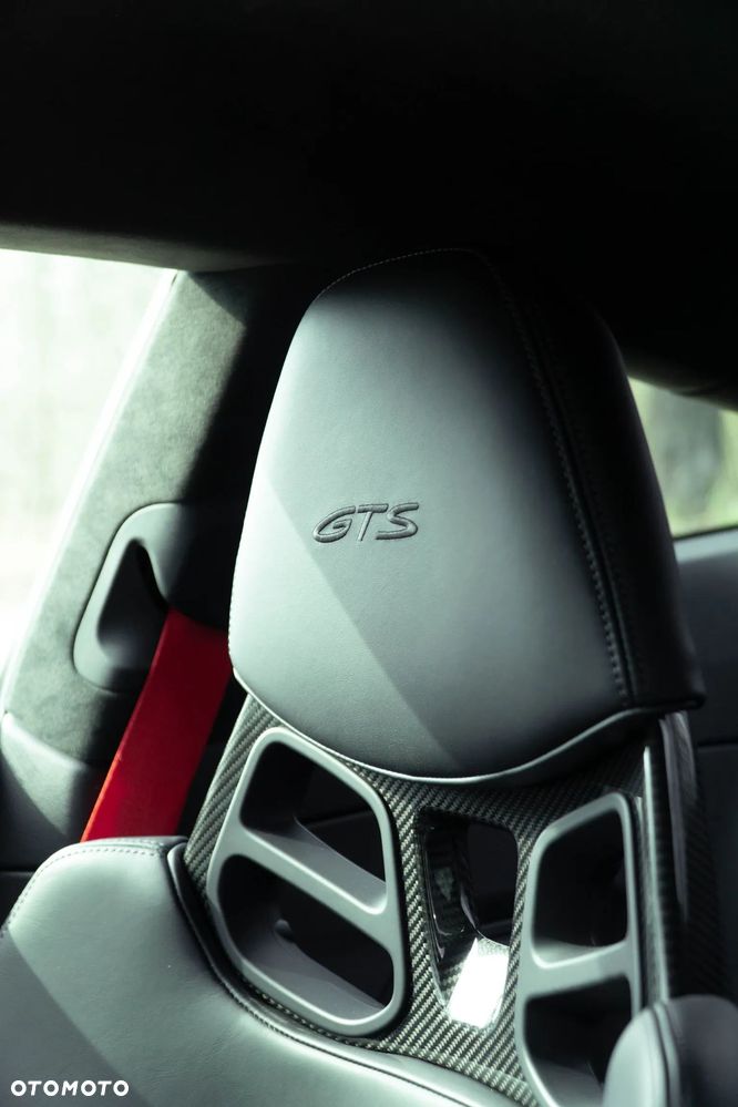 Porsche 911 Carrera GTS - 14