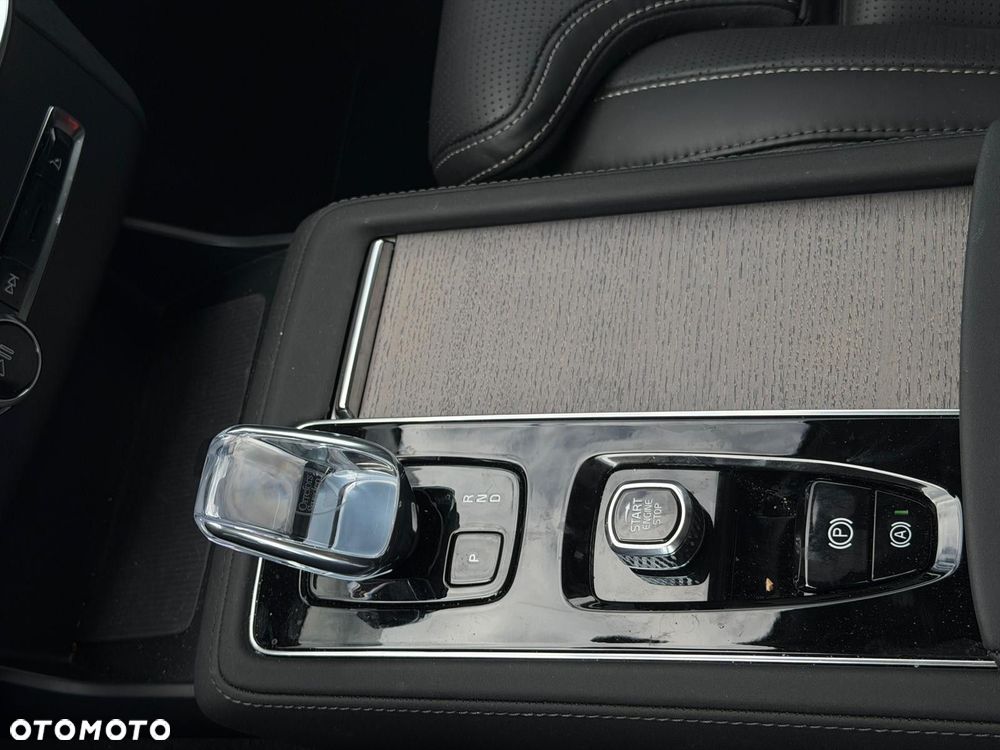 Volvo XC 90 - 31