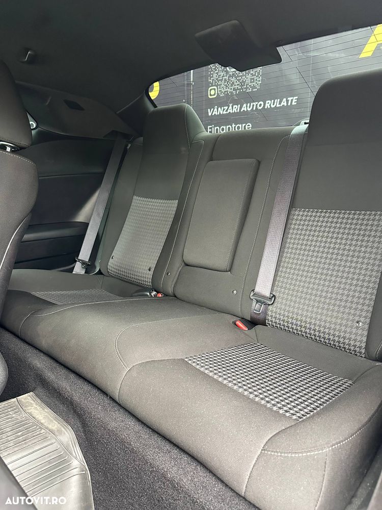 Dodge Challenger - 8